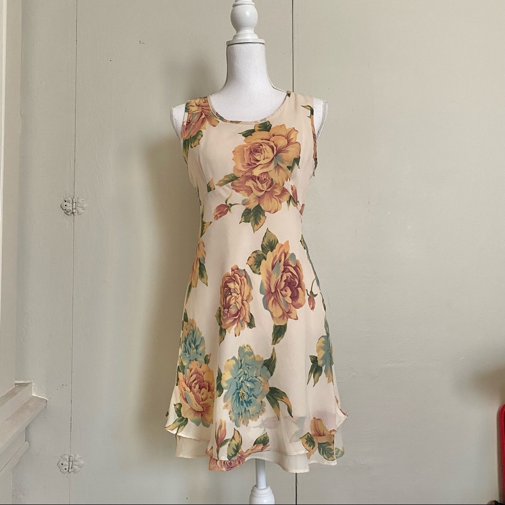 Sweet 1990s a rose print Rampage mini dress